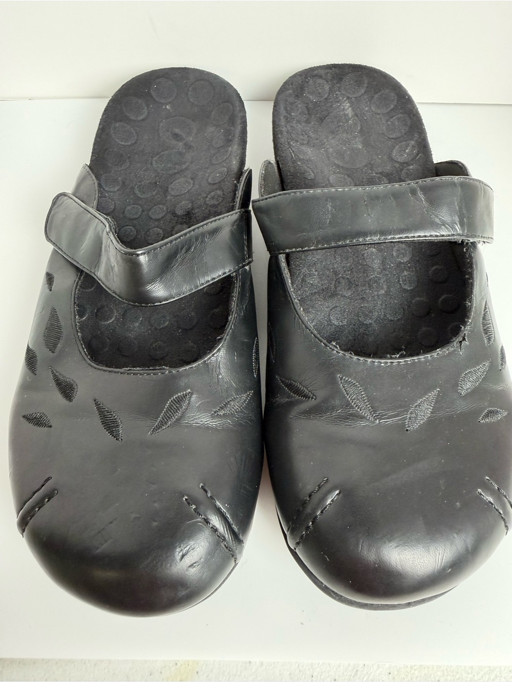 Orthaheel Vionic Black Leather Comfort Clogs Mules Adjustable Strap Womens Sz 9